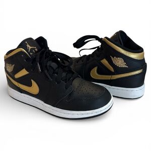 Air Jordan mid 1’s GS (4.5y)